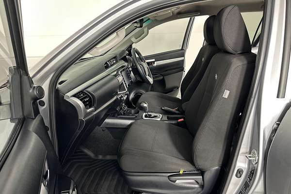 2022 Toyota HILUX SR5 (4x4) GUN126R 4X4
