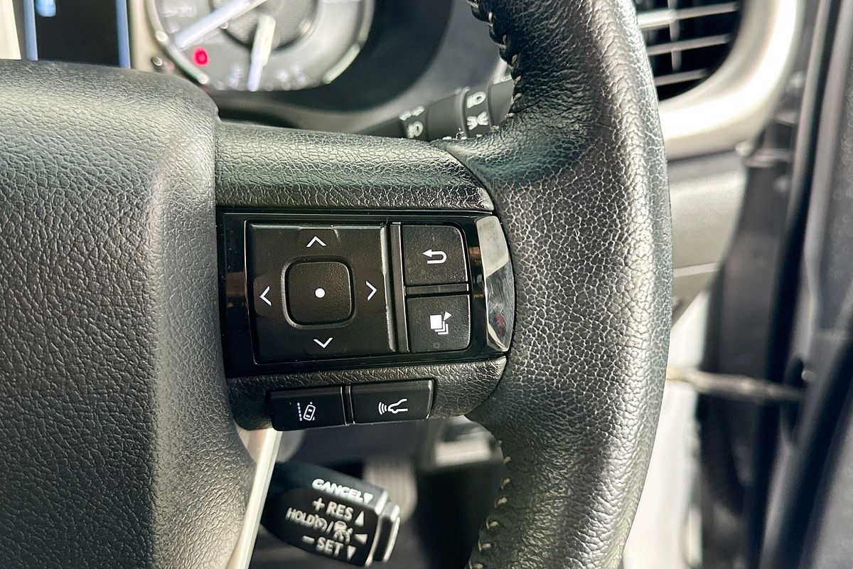 2023 Toyota HILUX SR5 + PREMIUM INTERIOR (4x4) GUN126R 4X4