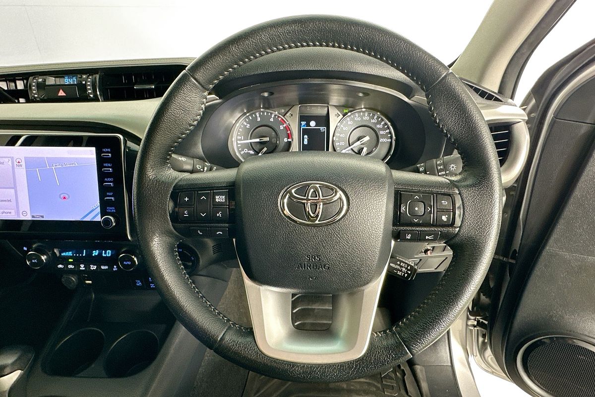 2020 Toyota HILUX SR5 (4x4) GUN126R FACELIFT 4X4