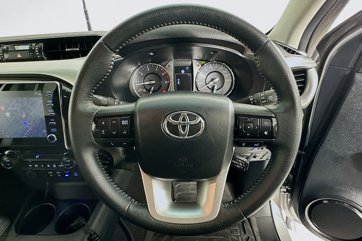 2022 Toyota HILUX SR5 (4x4) GUN126R 4X4