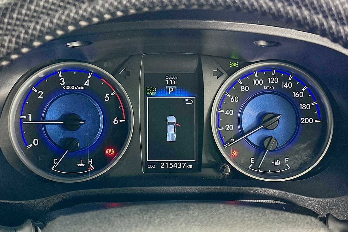 2017 Toyota HILUX SR5 (4x4) GUN126R 4X4