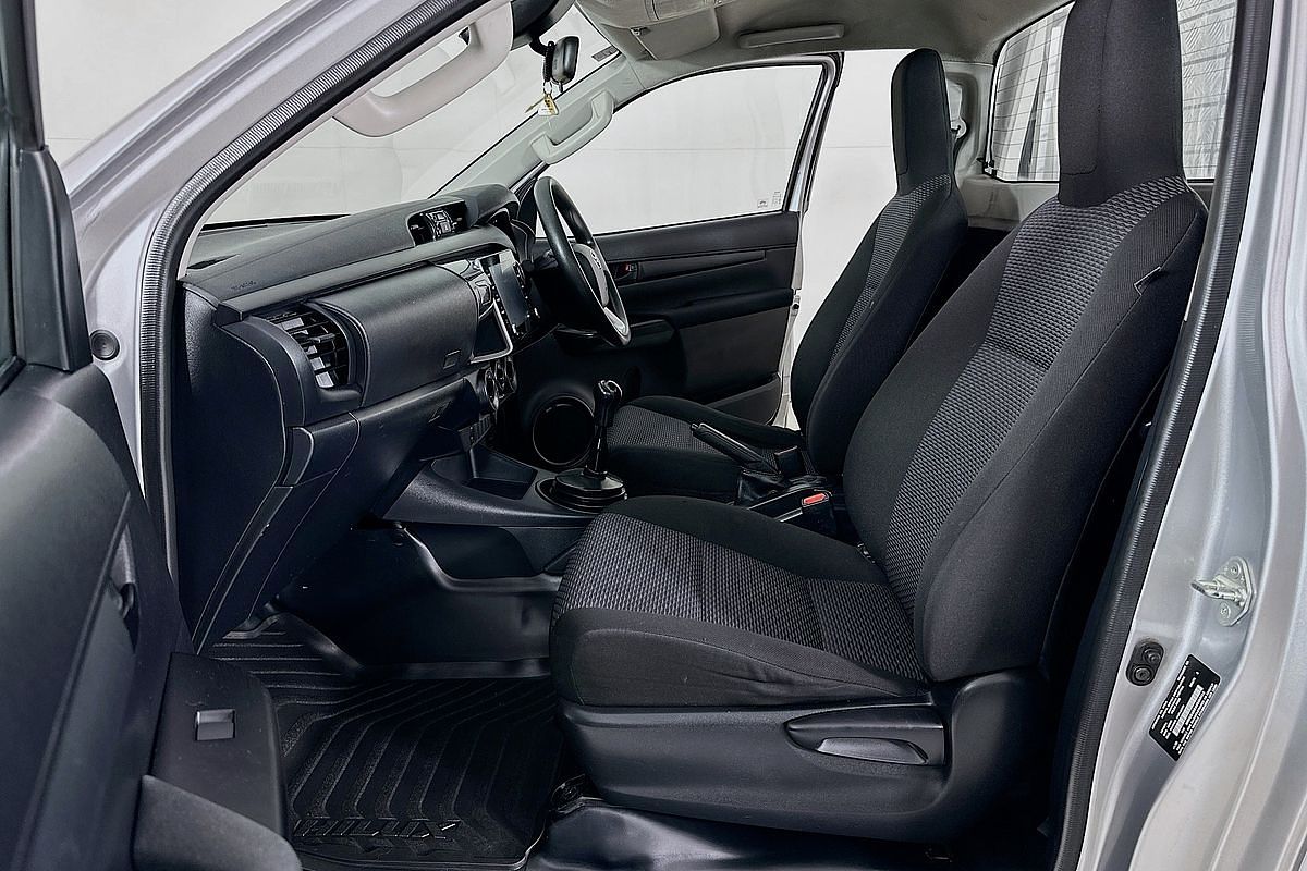2020 Toyota HILUX WORKMATE HI-RIDER GUN135R FACELIFT 4x2