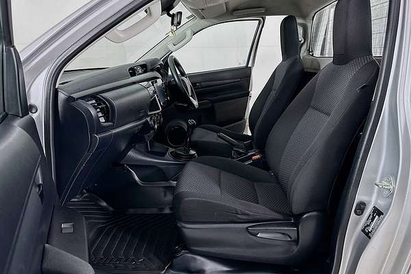 2020 Toyota HILUX WORKMATE HI-RIDER GUN135R FACELIFT 4x2