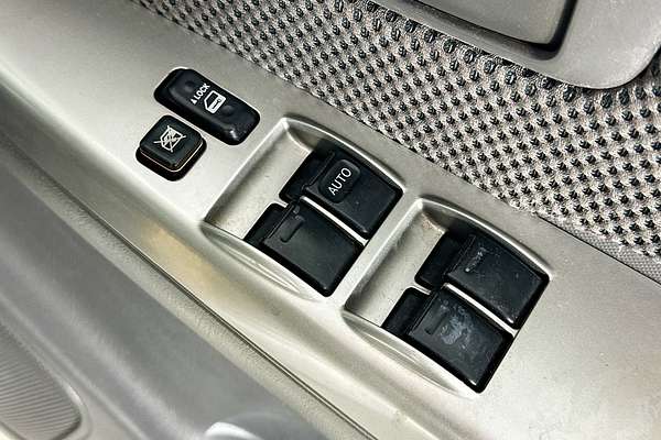 2013 Toyota Hilux SR5 (4x4) KUN26R MY14 4X4