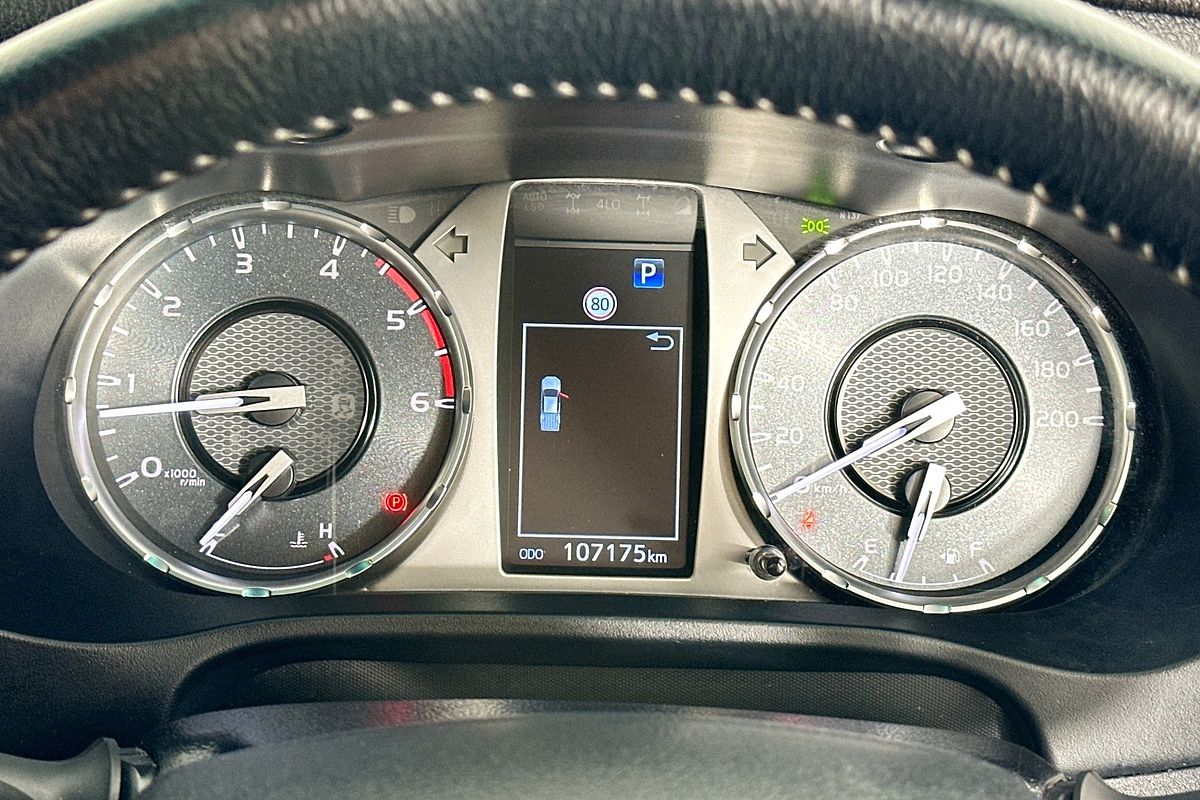 2023 Toyota HILUX SR5 + PREMIUM INTERIOR (4x4) GUN126R 4X4