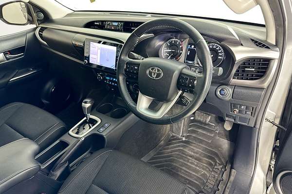 2020 Toyota HILUX SR5 (4x4) GUN126R FACELIFT 4X4