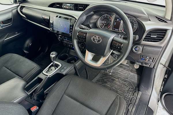2022 Toyota HILUX SR5 (4x4) GUN126R 4X4