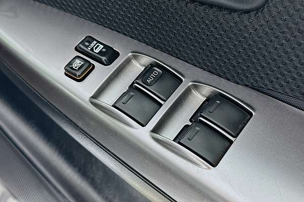2015 Toyota HILUX SR5 (4x4) KUN26R MY14 4X4