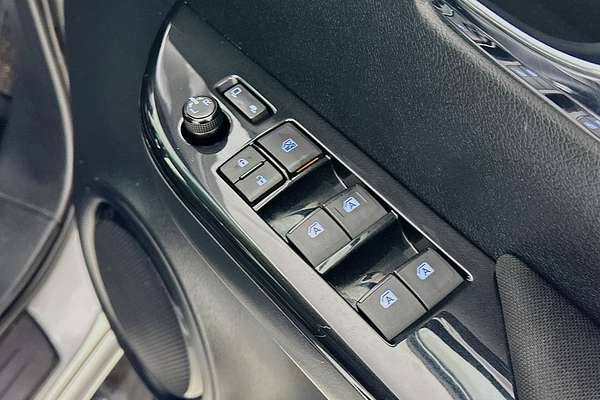 2019 Toyota HILUX SR5 (4x4) GUN126R MY19 4X4