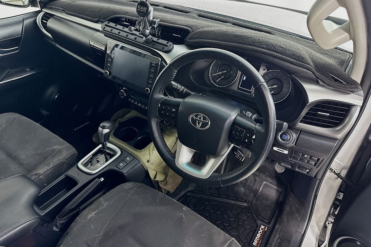 2021 Toyota HILUX SR5 (4x4) GUN126R FACELIFT 4X4