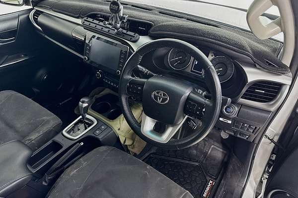 2021 Toyota HILUX SR5 (4x4) GUN126R FACELIFT 4X4