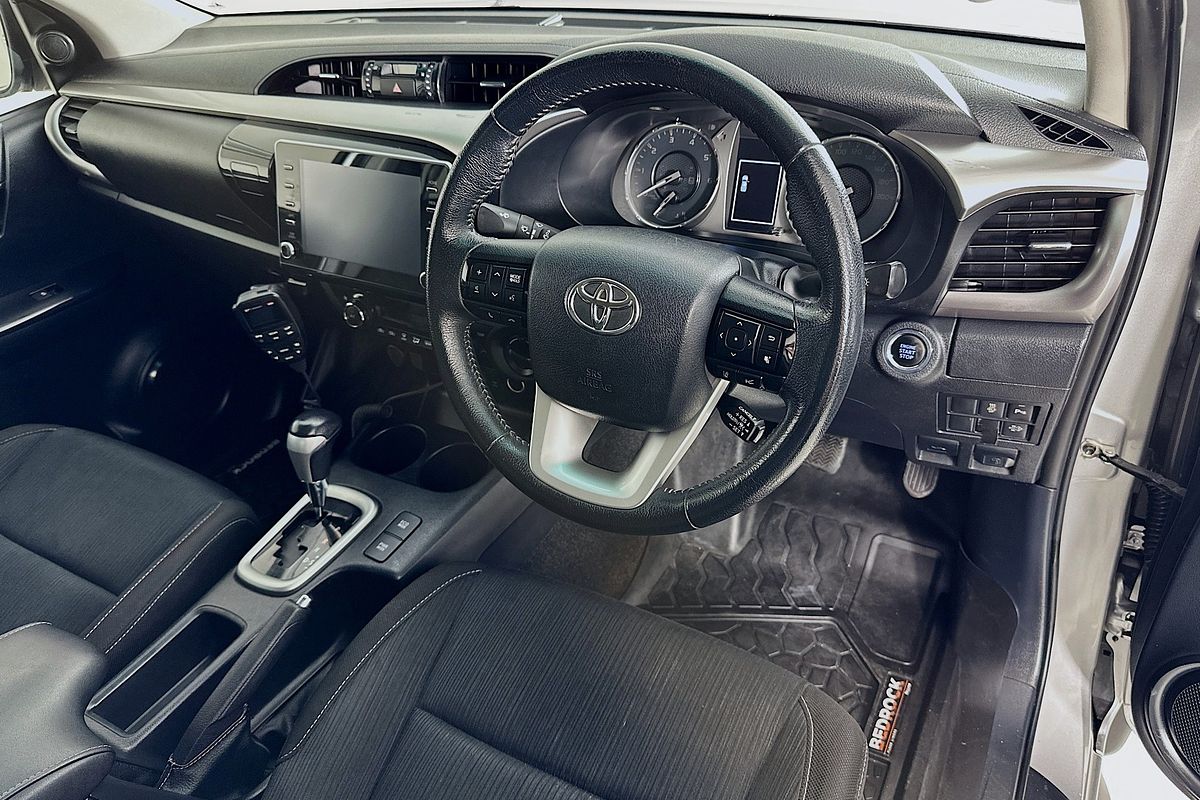 2021 Toyota HILUX SR5 (4x4) GUN126R 4X4
