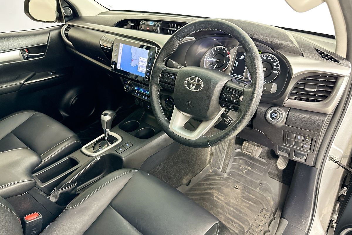 2022 Toyota HILUX SR5 (4x4) GUN126R 4X4
