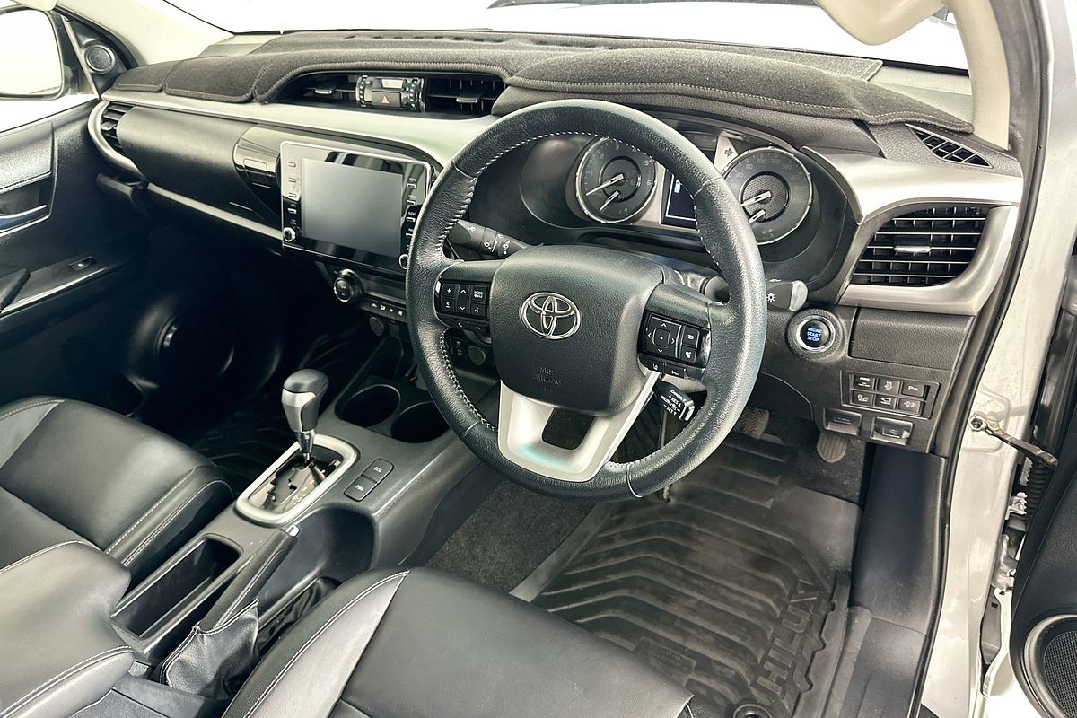 2023 Toyota HILUX SR5 + PREMIUM INTERIOR (4x4) GUN126R 4X4