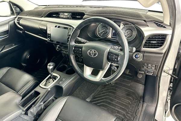 2023 Toyota HILUX SR5 + PREMIUM INTERIOR (4x4) GUN126R 4X4