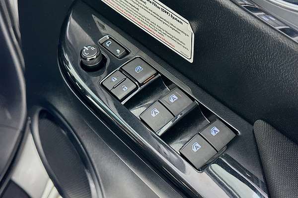 2022 Toyota HILUX SR5 (4x4) GUN126R 4X4