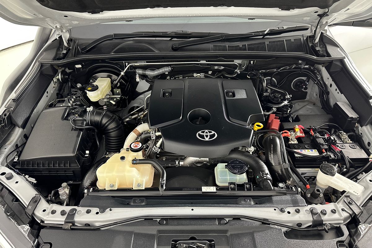 2022 Toyota HILUX SR5 (4x4) GUN126R 4X4