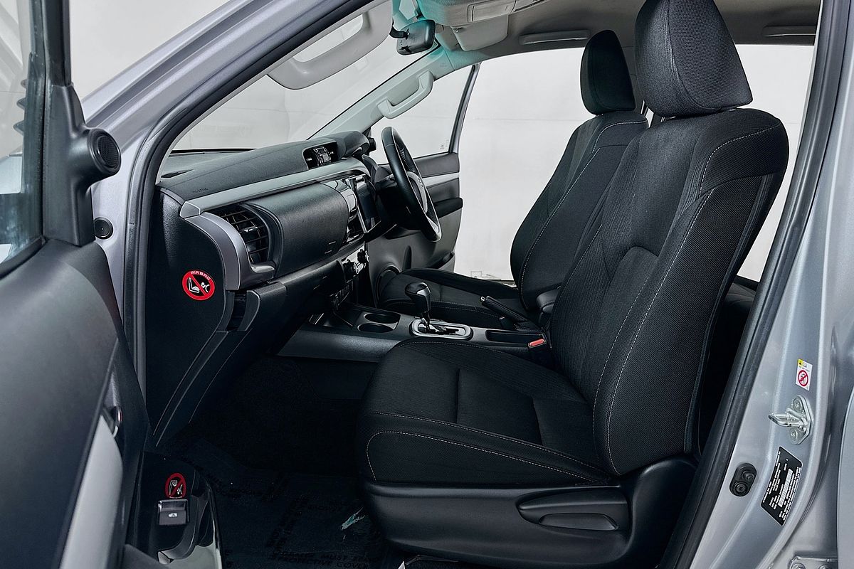 2019 Toyota HILUX SR5 (4x4) GUN126R MY19 4X4