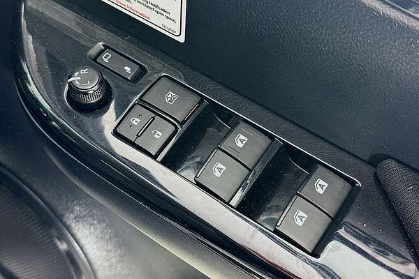 2021 Toyota HILUX SR5 (4x4) GUN126R FACELIFT 4X4