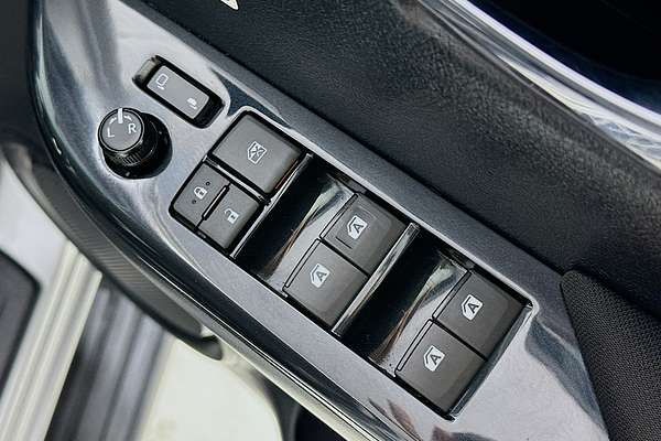 2021 Toyota HILUX SR5 (4x4) GUN126R 4X4