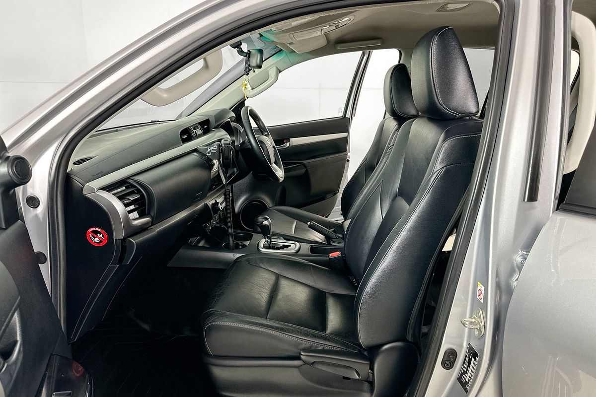 2019 Toyota HILUX SR5+ (4x4) GUN126R MY19 4X4