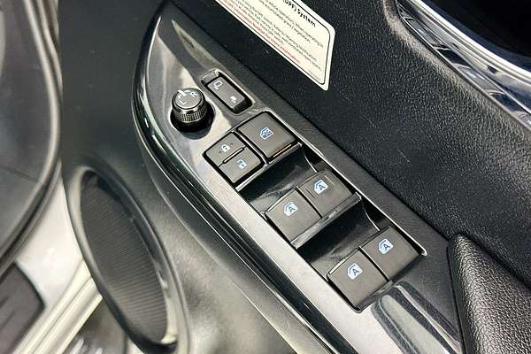 2022 Toyota HILUX SR5 (4x4) GUN126R 4X4