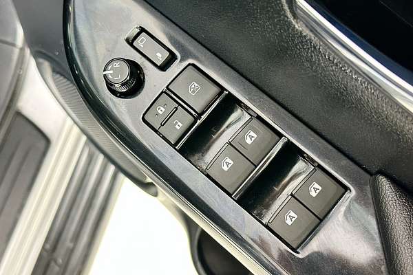 2023 Toyota HILUX SR5 + PREMIUM INTERIOR (4x4) GUN126R 4X4