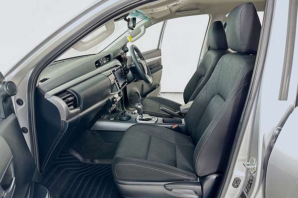 2024 Toyota HILUX SR5 48V (4x4) GUN126R RC 4X4