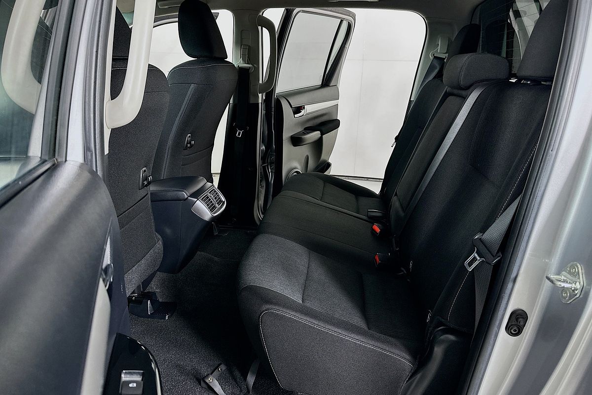2019 Toyota HILUX SR5 (4x4) GUN126R MY19 4X4