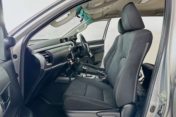 2021 Toyota HILUX SR5 (4x4) GUN126R 4X4