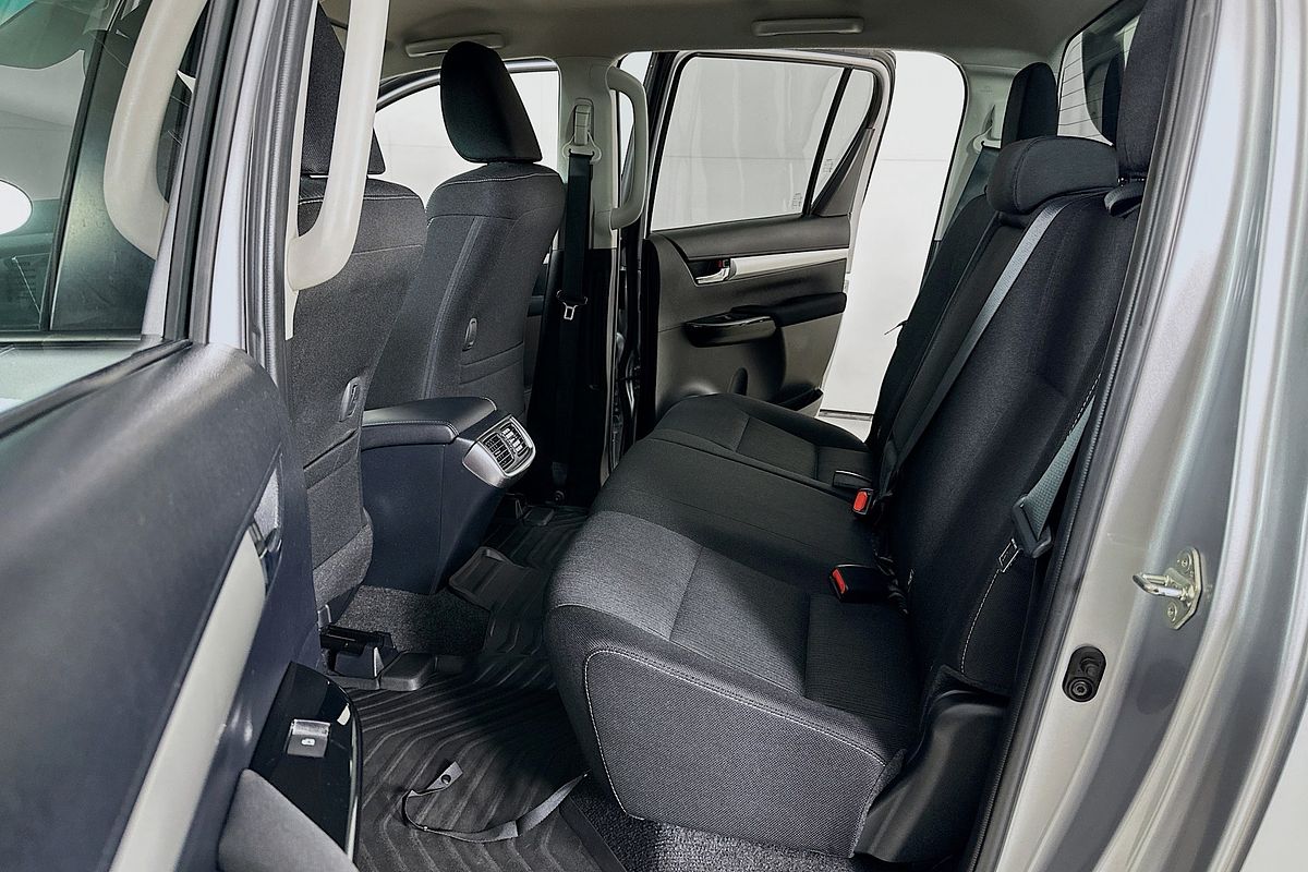 2019 Toyota HILUX SR5 (4x4) GUN126R MY19 4X4