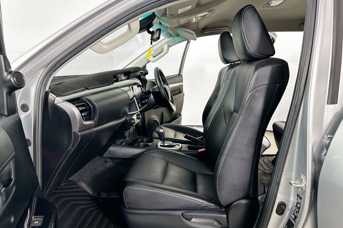 2023 Toyota HILUX SR5 + PREMIUM INTERIOR (4x4) GUN126R 4X4