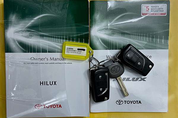 2020 Toyota HILUX SR (4x4) GUN126R FACELIFT 4X4