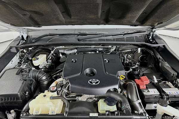 2021 Toyota HILUX SR5 (4x4) GUN126R FACELIFT 4X4