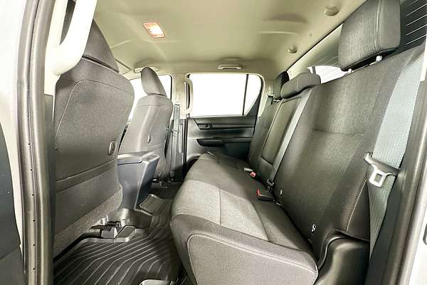 2024 Toyota HILUX SR (4x4) GUN126R 4X4