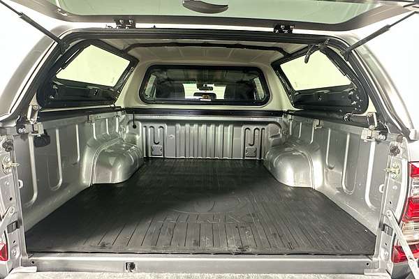 2023 Toyota HILUX SR5 + PREMIUM INTERIOR (4x4) GUN126R 4X4