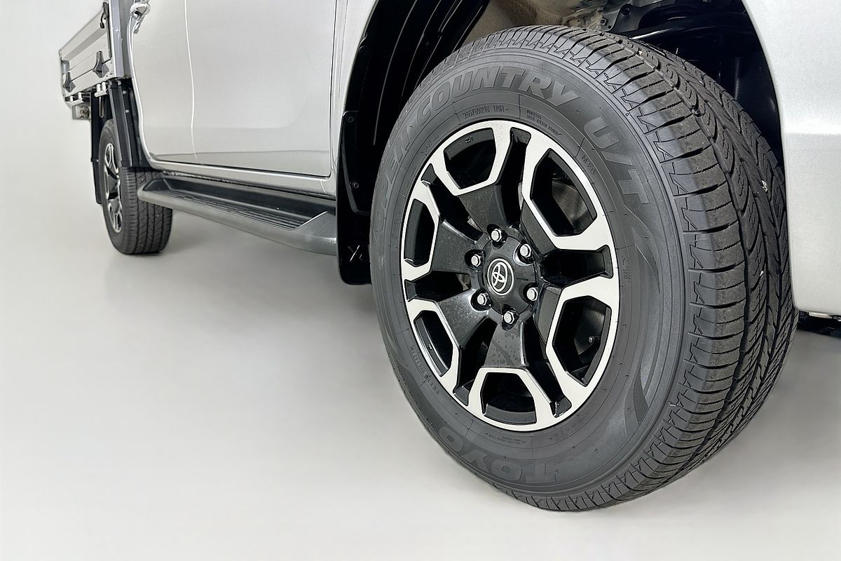 2020 Toyota HILUX SR5 (4x4) GUN126R FACELIFT 4X4