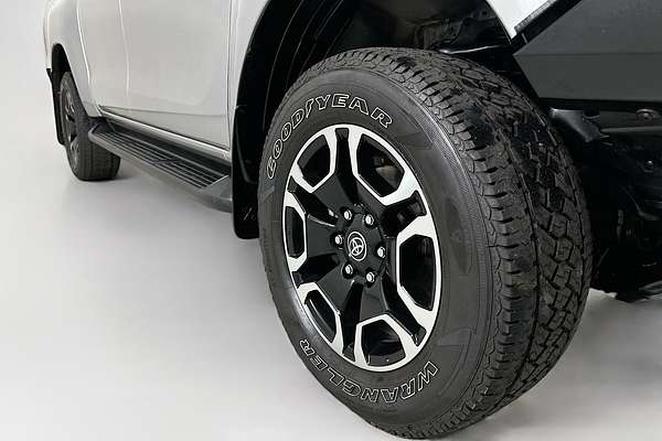 2021 Toyota HILUX SR5 (4x4) GUN126R 4X4