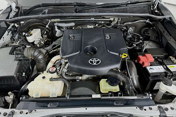 2017 Toyota HILUX SR5 (4x4) GUN126R 4X4