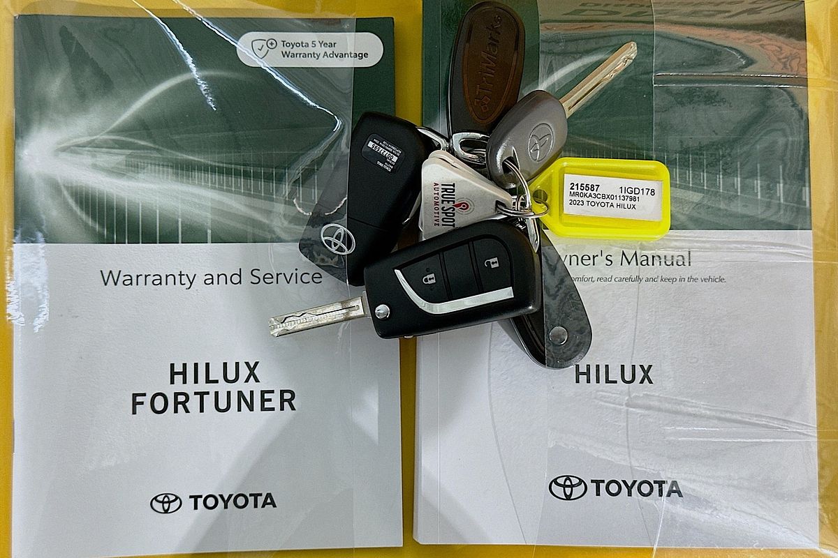 2023 Toyota HILUX SR (4x4) GUN126R 4X4