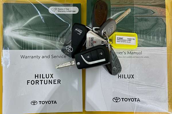 2023 Toyota HILUX SR (4x4) GUN126R 4X4