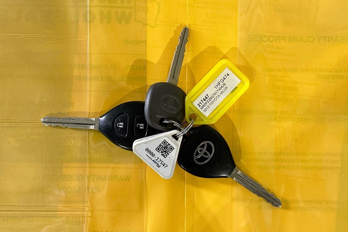 2013 Toyota Hilux SR5 (4x4) KUN26R MY14 4X4