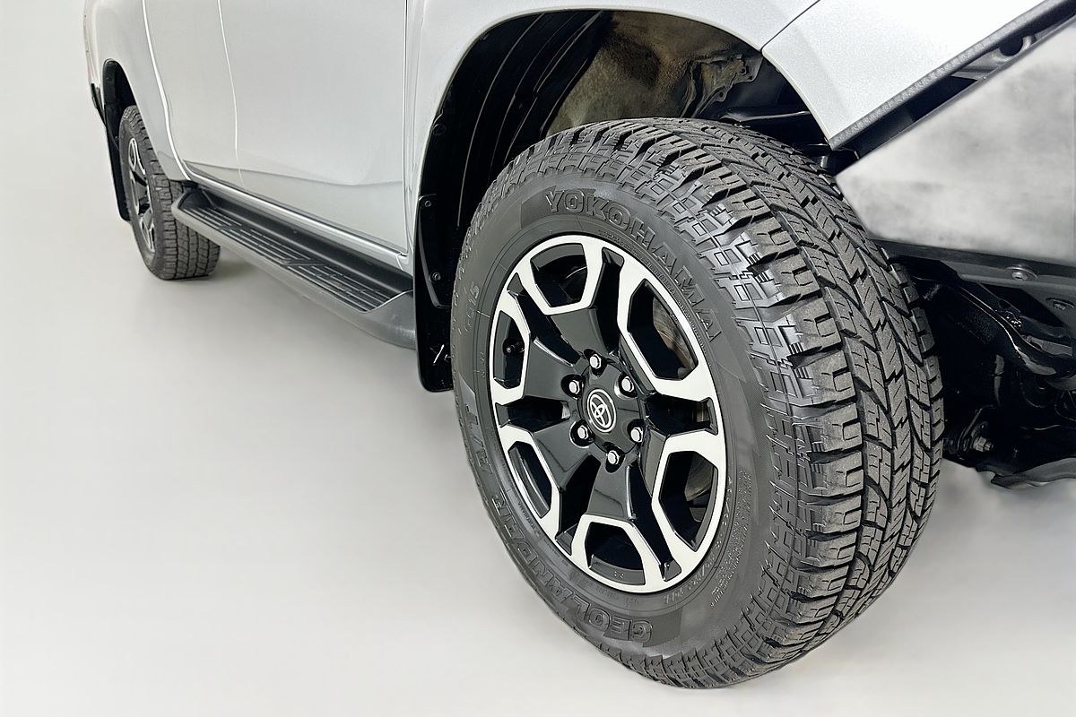 2023 Toyota HILUX SR5 + PREMIUM INTERIOR (4x4) GUN126R 4X4