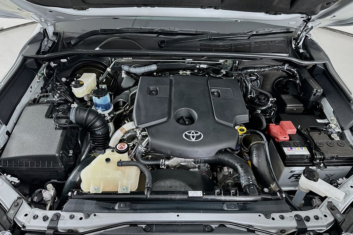 2024 Toyota HILUX SR5 48V (4x4) GUN126R RC 4X4