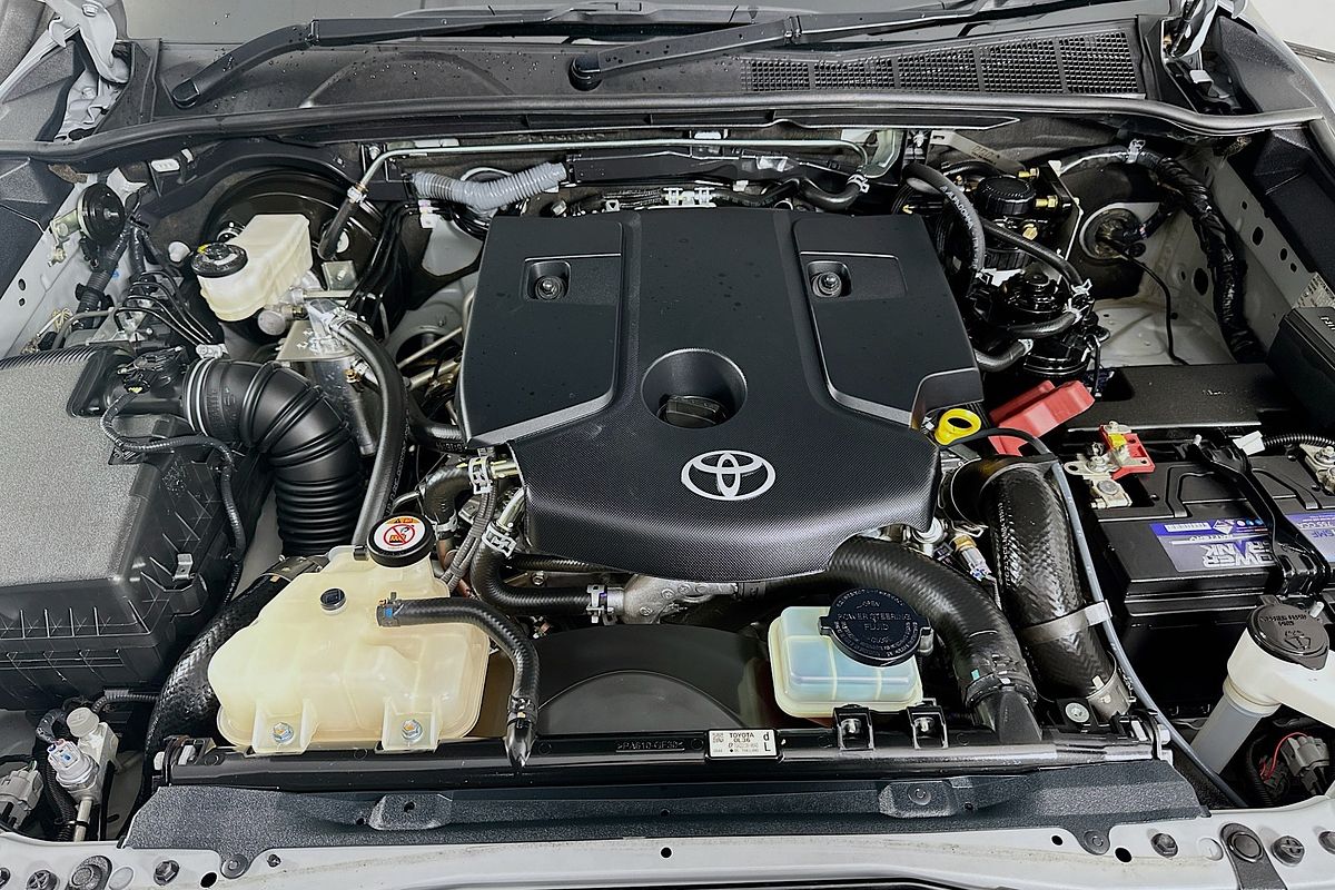 2021 Toyota HILUX SR5 (4x4) GUN126R FACELIFT 4X4