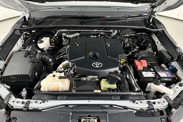 2021 Toyota HILUX SR5 (4x4) GUN126R 4X4