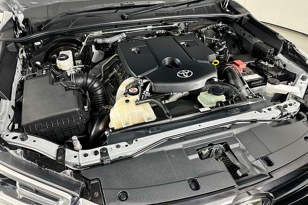 2022 Toyota HILUX SR5 (4x4) GUN126R 4X4