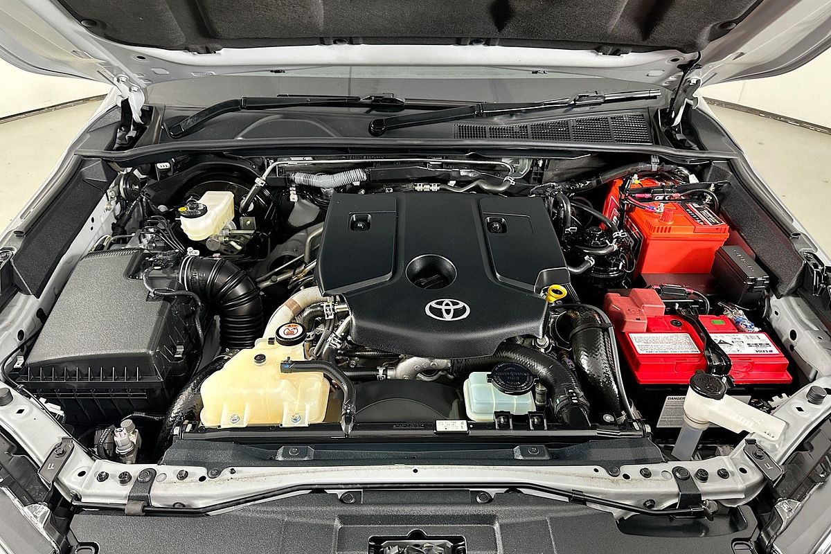 2023 Toyota HILUX SR5 + PREMIUM INTERIOR (4x4) GUN126R 4X4