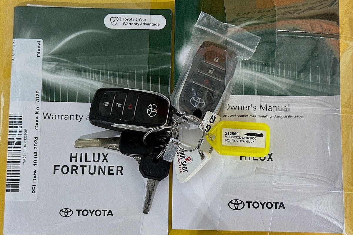 2024 Toyota HILUX SR5 48V (4x4) GUN126R RC 4X4