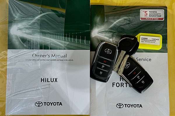 2021 Toyota HILUX SR5 (4x4) GUN126R 4X4